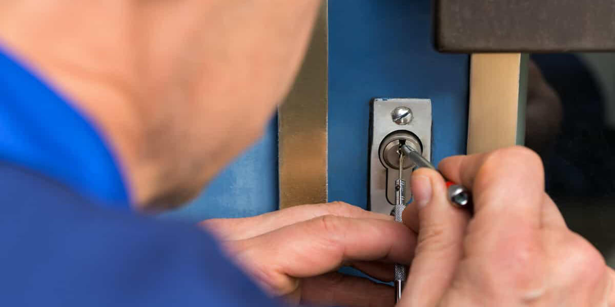 Ouverture de porte fermée 