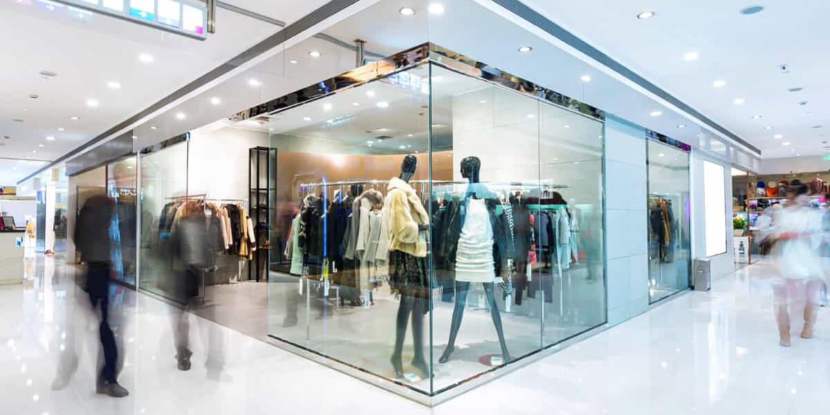 Vitrine magasin au Maroc : conception, création et pose